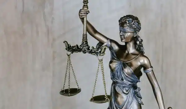 statue-depicting-the-scales-of-justice - Sydney Criminal Lawyers - criminal defence lawyers